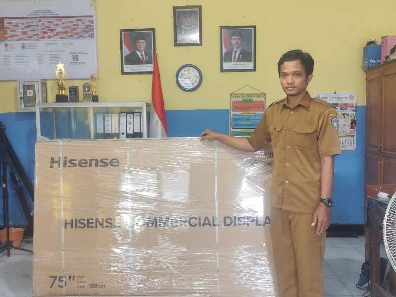 PEMBERIAN BANTUAN INTERACTIVE FLAT PANEL (IFP) DARI PEMERINTAH PUSAT