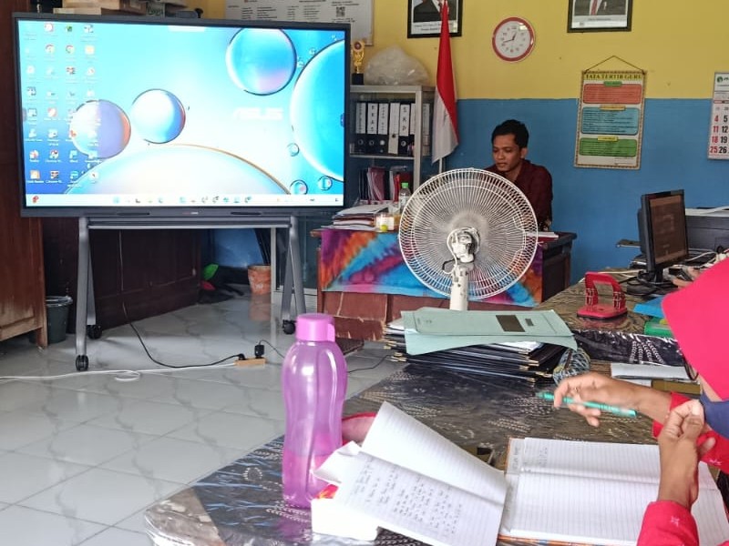 HARI BELAJAR GURU